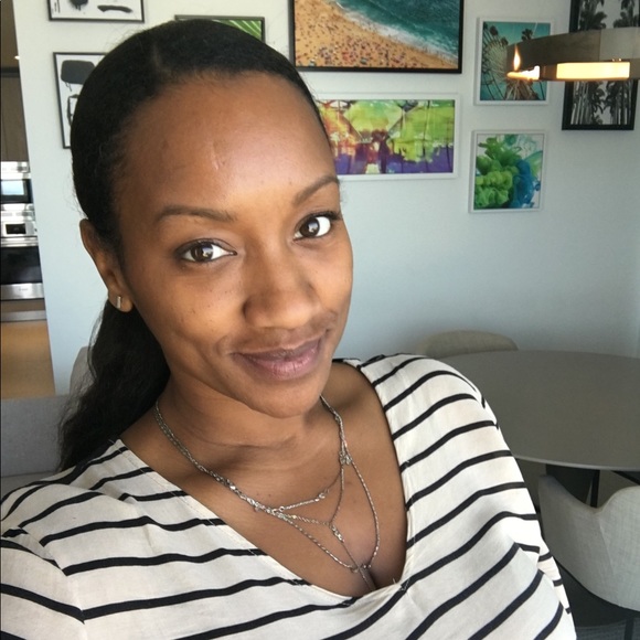 Meet your Posher, Ileana - Picture 2 of 2